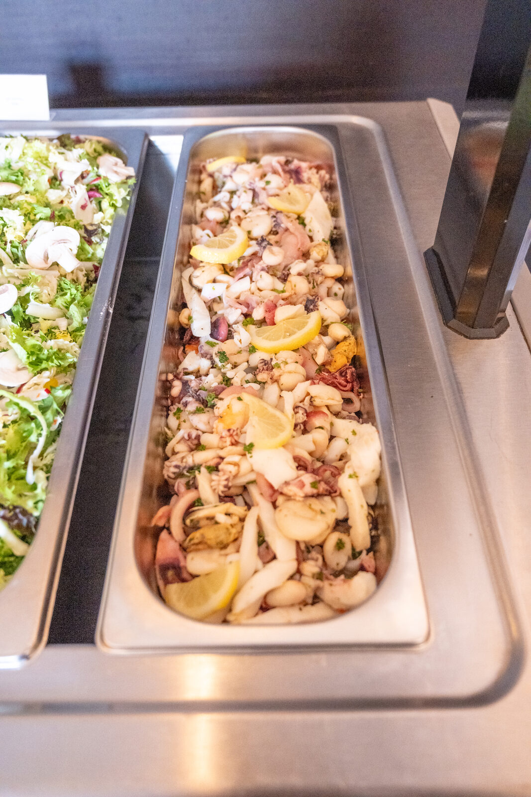 Meeresfrüchtesalat mit Zitrone