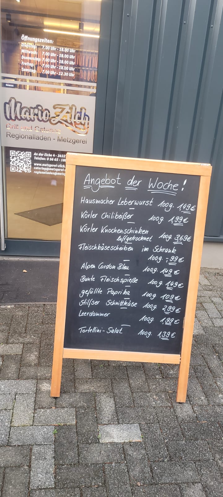 Angebot der Woche 22.09.–26.09.2026: Hausmacher Leberwurst 100 g 1,49 €; Körler Chilibeißer 100 g 1,99 €; Körler Knochenschinken luftgetrocknet 100 g 3,69 €; Fleischkäsescheiben im Schrank 100 g 0,99 €; Alpen Cordon Bleu 100 g 1,49 €; Bunte Fleischspieße 100 g 1,49 €; Gefüllte Paprika 100 g 1,09 €; Stilfser Schnittkäse 100 g 2,99 €; Leerdammer 100 g 1,99 €; Tortellini-Salat 100 g 1,39 €